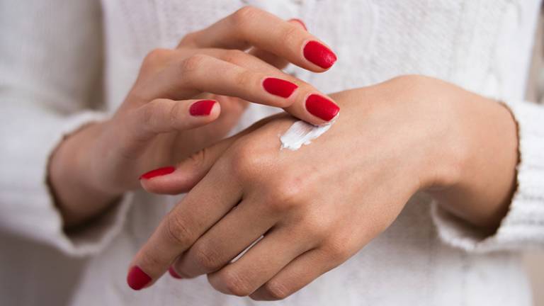 Các biện pháp ngăn ngừa nổi mẩn ngứa ở khủy tay, đầu gối