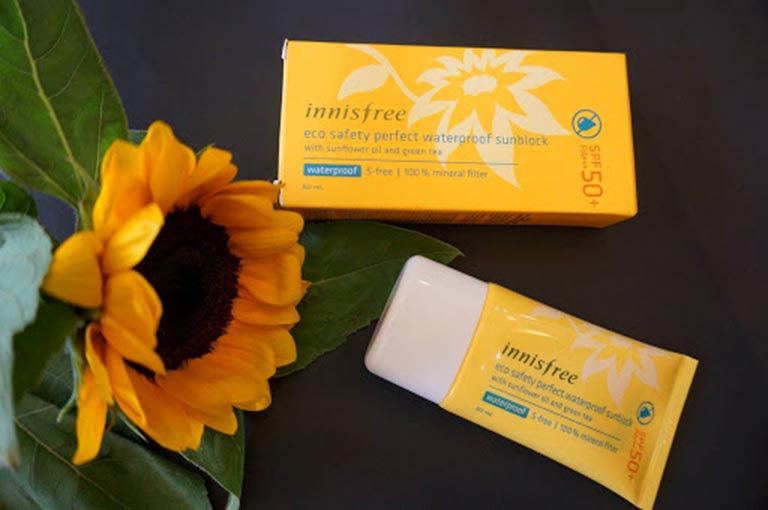 Innisfree Eco Safety Perfect SPF50+/PA+++ lên đến 50+ và được cam kết 5-free giúp chống lại tối đa các tác nhân gây hại từ tia UV.