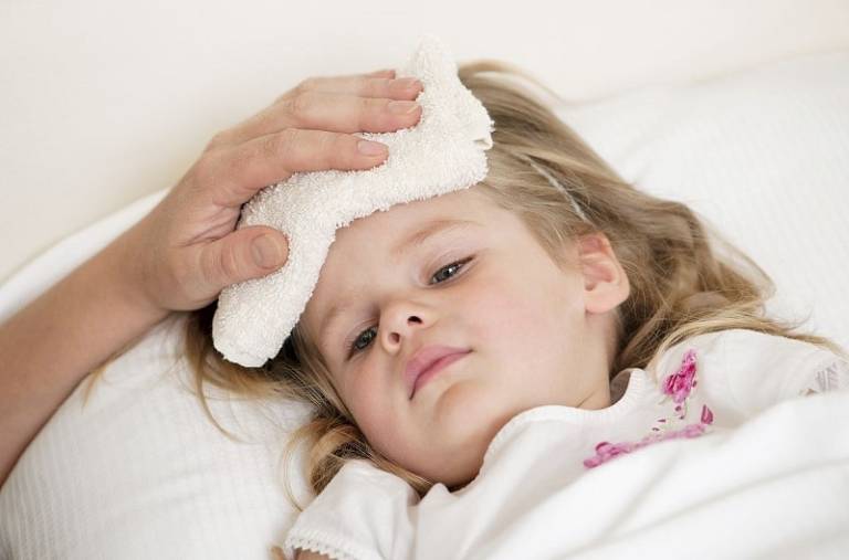 Điều trị viêm họng cấp ở trẻ em