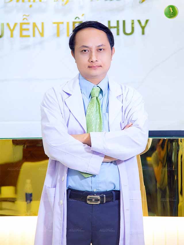 Bác sĩ thẩm mỹ Nguyễn Tiến Huy