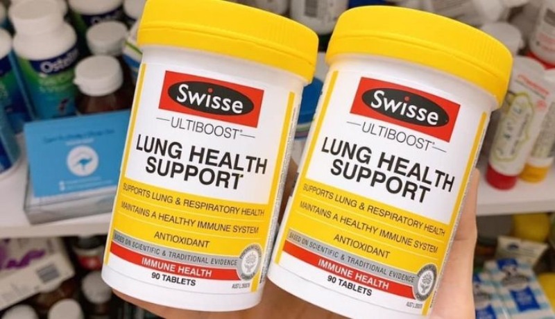 Nàng dâu trẻ mua Viên uống bổ phổi và hỗ trợ chức năng phổi Swisse Lung Health Support chăm sóc sức khỏe cho bố chồng 